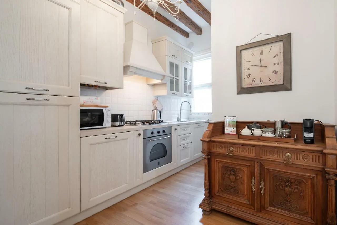 Casa Claudia Ai Frari Apartment Venice